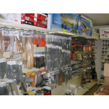 Exemple d'agencement d'un magasin de modelisme, maquette, miniature